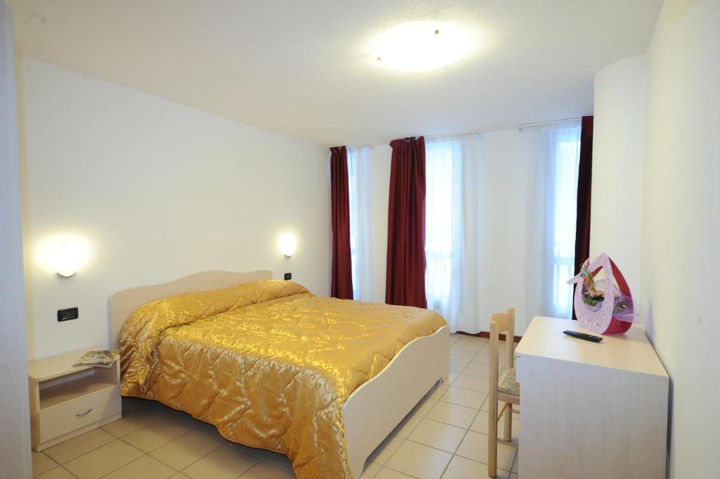 Affittacamere Lago Rotondo Mezzana  Buitenkant foto