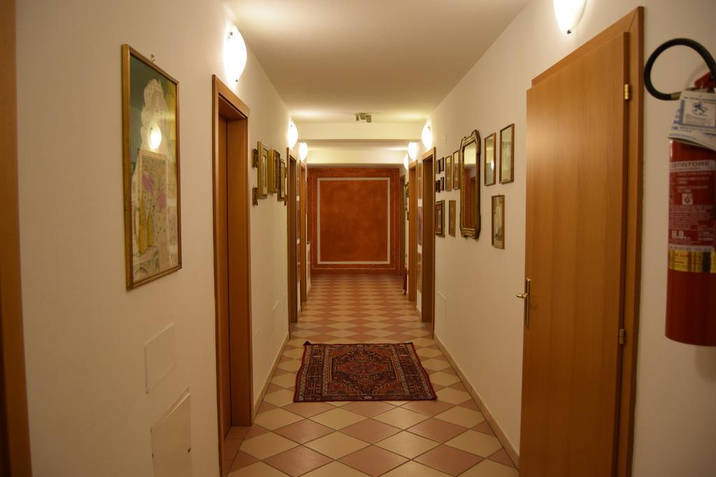 Affittacamere Lago Rotondo Mezzana  Buitenkant foto